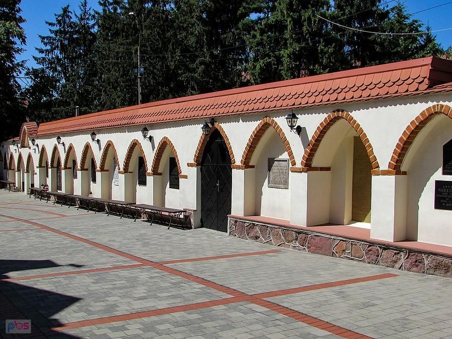 Panteon św. Anny w Piasecznie