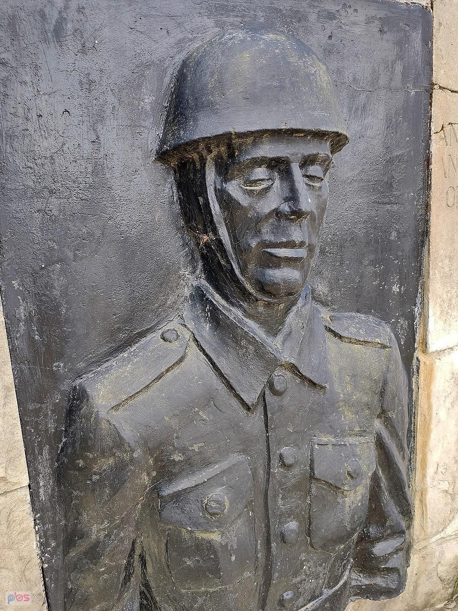 Unierzyż - Amdrzej Bartoszek poległ we wrześniu 1939 roku