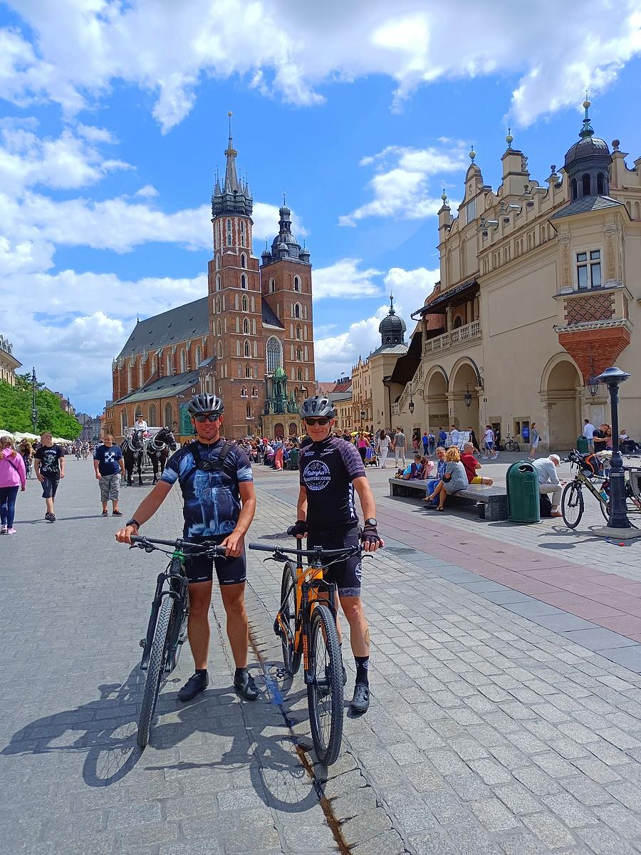 U celu: Rynek w Krakowie.