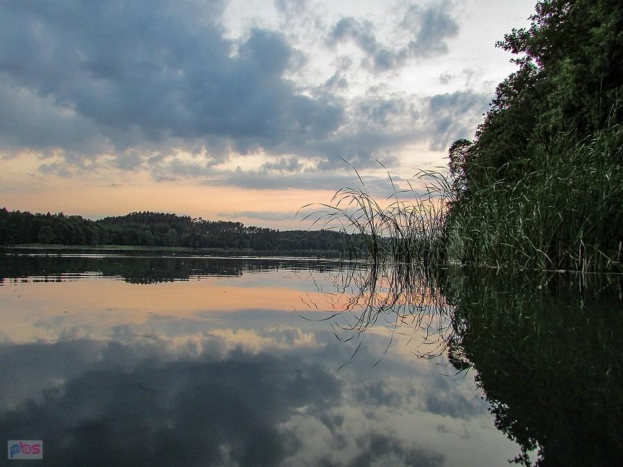 Przedwieczorne jezioro Ciche