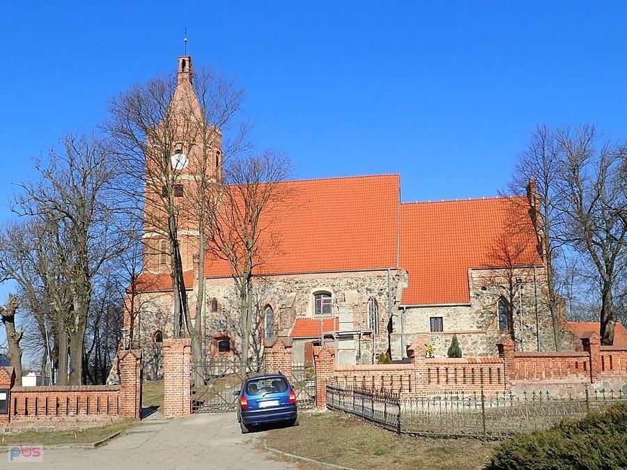 Lisewo. Kościół Podwyższenia Krzyża Świętego.
