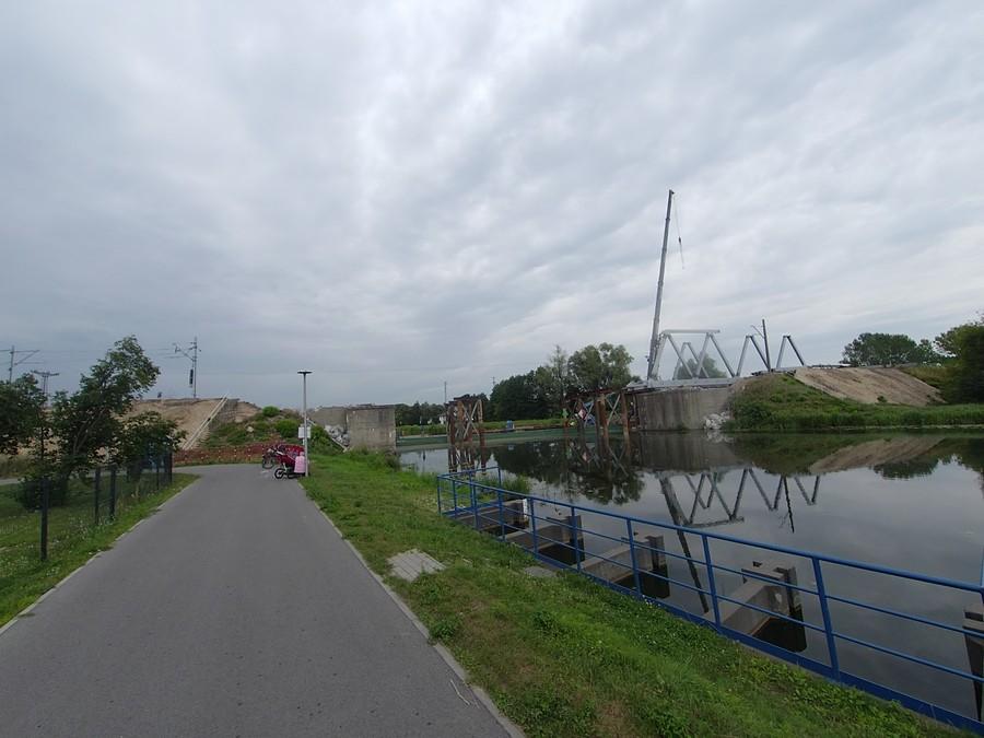 Remont mostu kolejowego w Nieporęcie