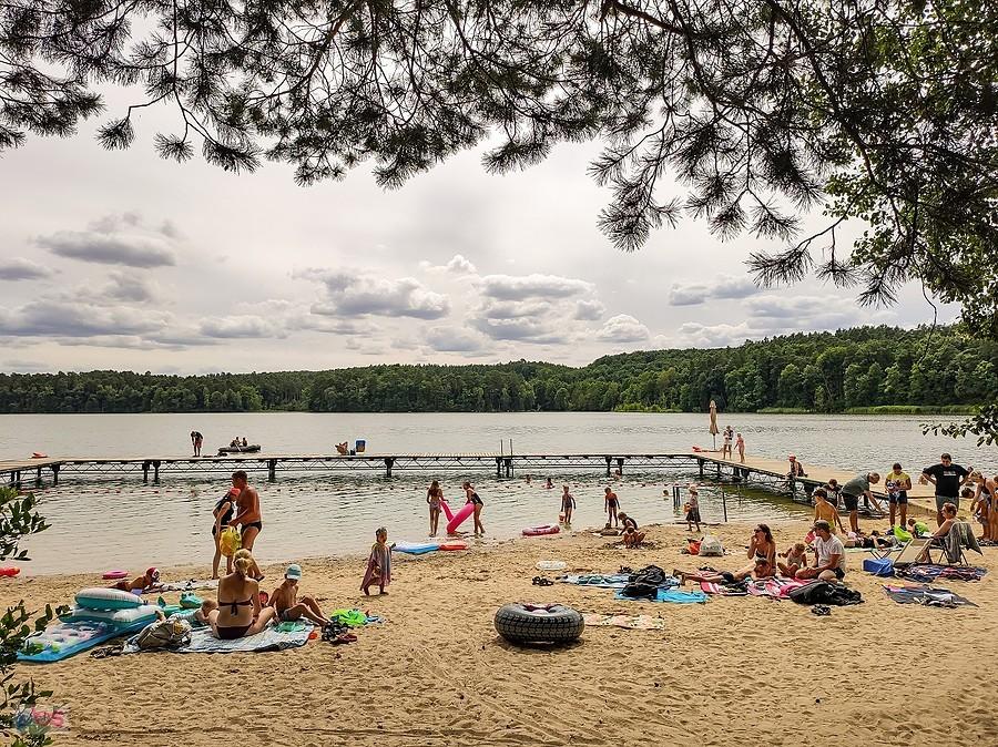 Plaża nad Jeziorem Bachotek