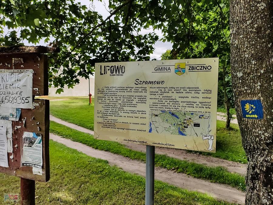 Tablica "Śladami Powieści" w Szramowie