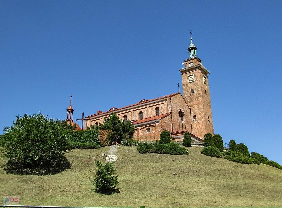 Kościół w Dwikozach dominuje na wzgórzu