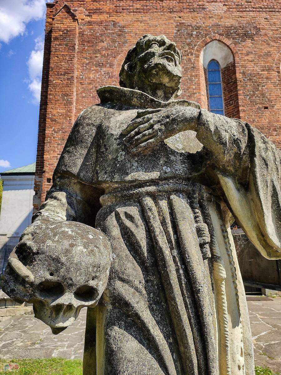 Zawichost - św. Franciszek medytuje z czaszką w ręku