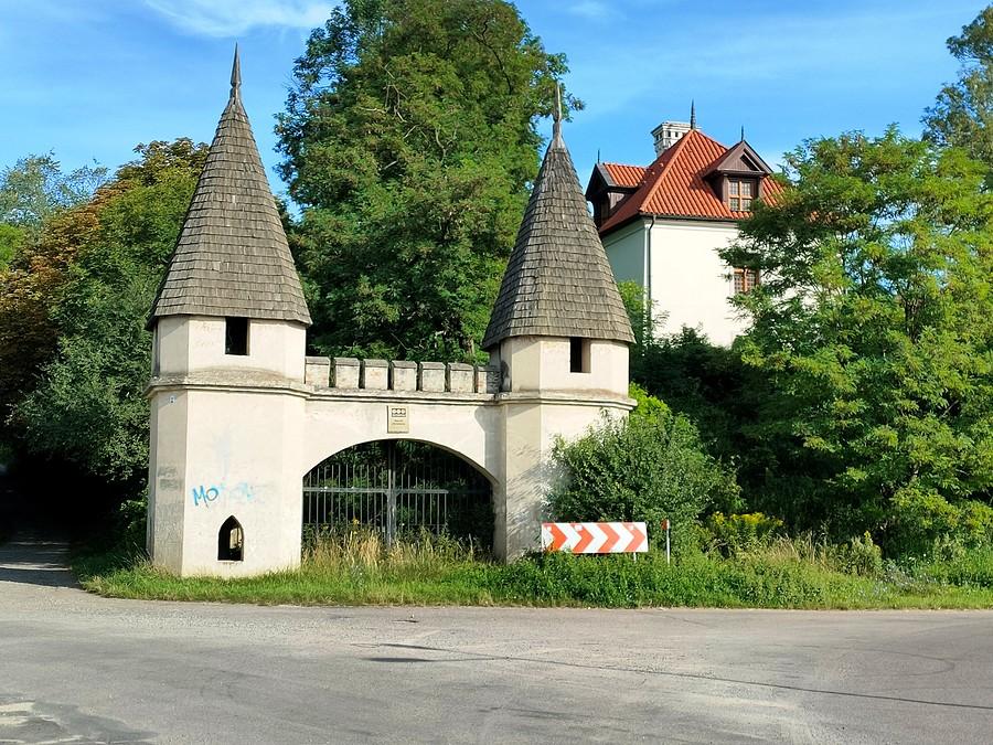 Pałac w Jakubowicach Murowanych