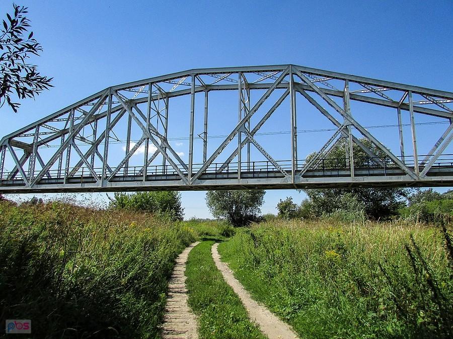 Droga doprowadziła mnie pod sam most