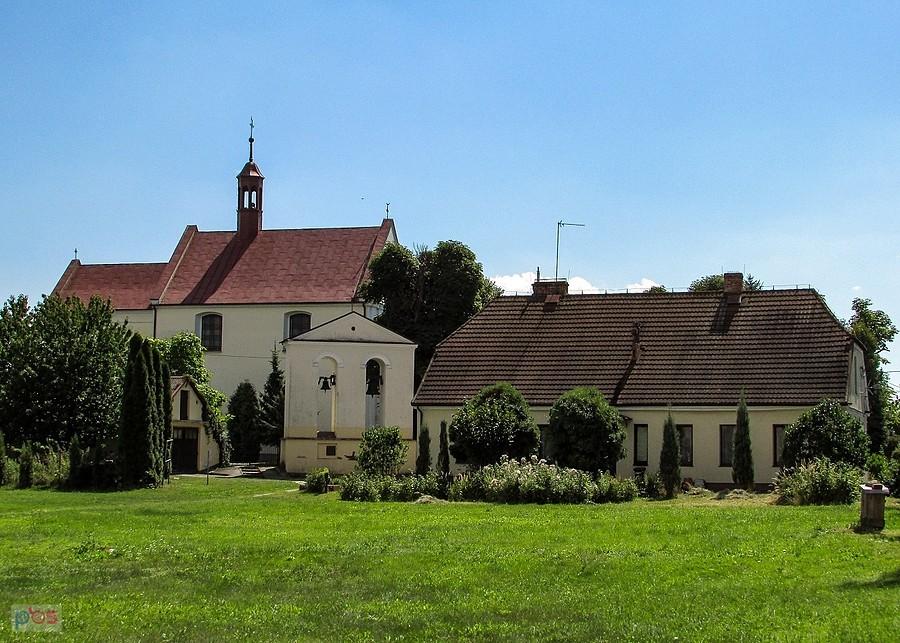 Zawichost - kościół, dzwonnica, plebania