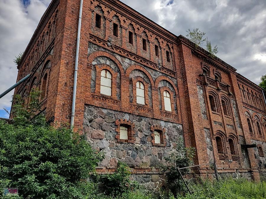 Obory - spichlerz należał do folwarku oborskiego