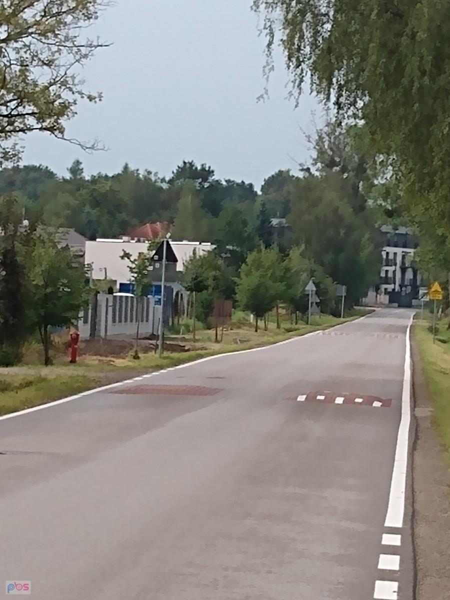 Progi spowalniające pojawiły się na drodze Lipków-Zielonki