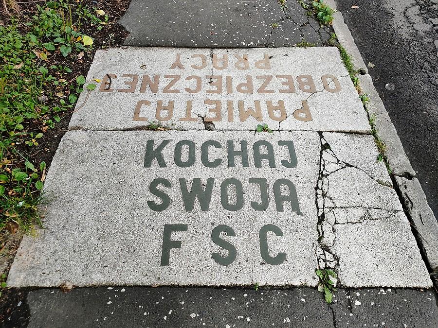Płyty chodnikowe na trenie FSC w Lublinie