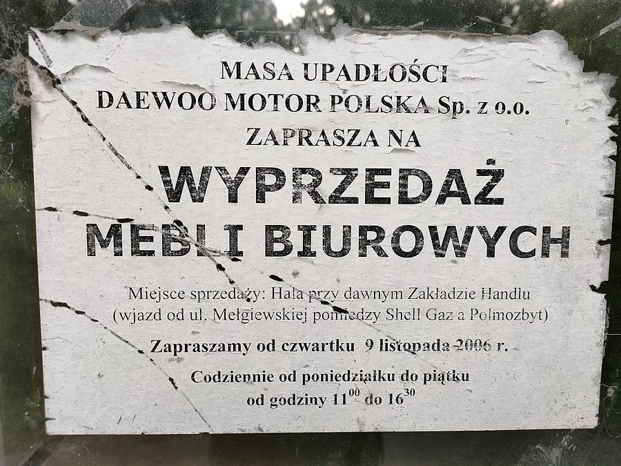 Karta na jednym z obieków byłej fabryki Daewoo