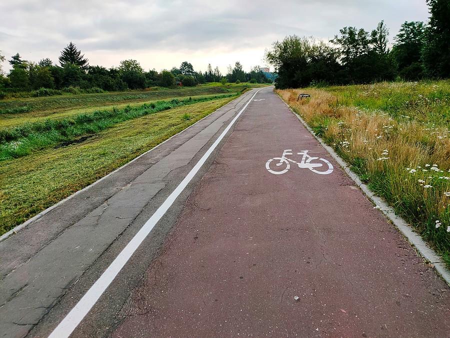 Ciąg pieszo-rowerowy wzdłuż Bystrzycy