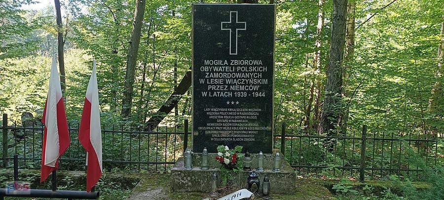 Tablica na mogile ofiar II WŚ