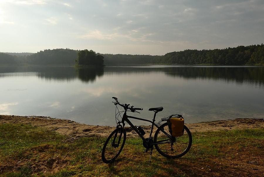 Poranek nad Jeziorem Linie