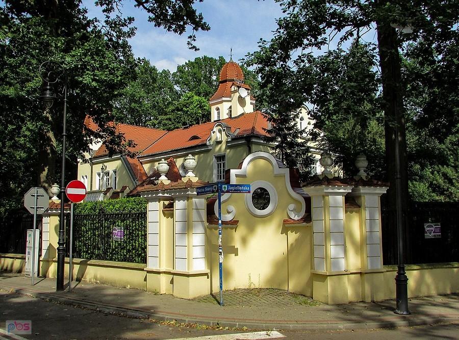 Willa Ustronie - widok ze skrzyżowania ulic Jagiellońskiej i Skargi
