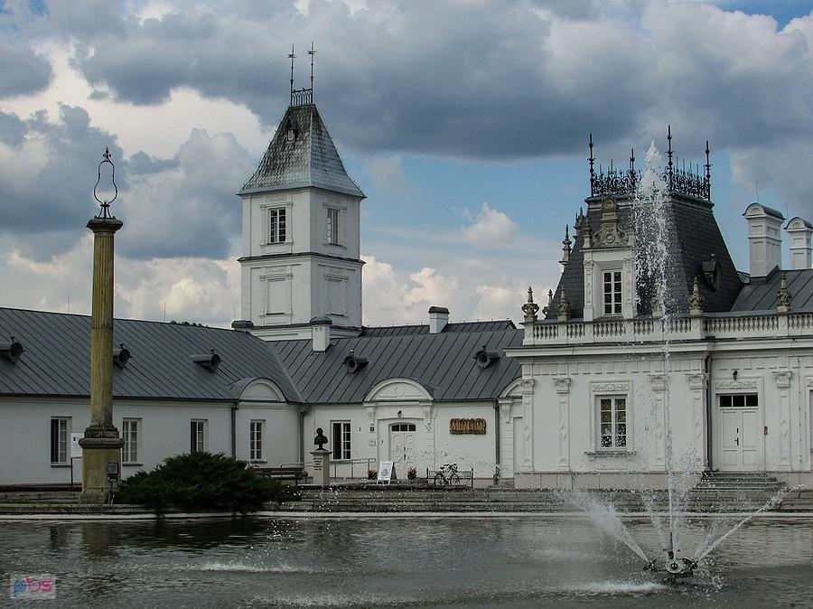 Kozienice - fragment oficyny wschodniej zajmowanej przez Muzeum Reginalne