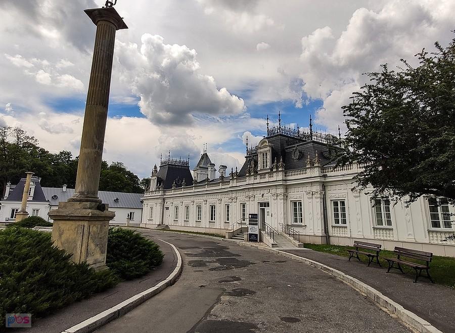 Kozienice - oficyna wschodnia, widok od strony pałacowej