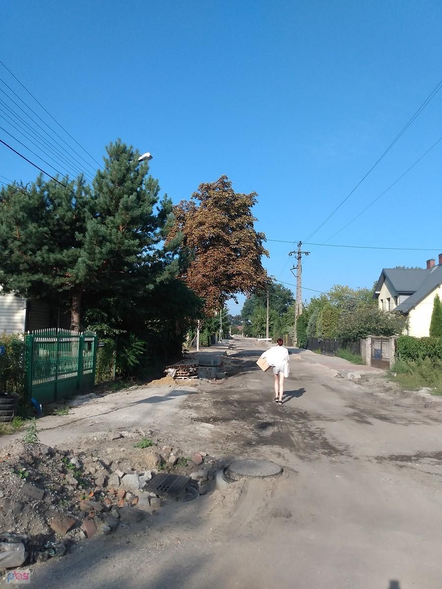 Klonowa bez zmian. Wykonawców nie widać