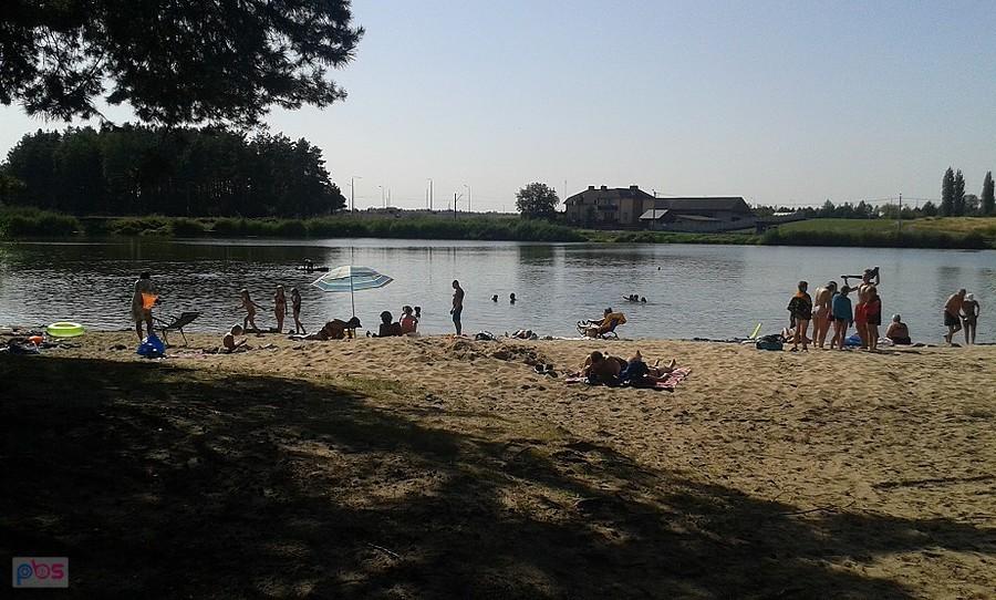 Plaża nad stawem w Janikowie