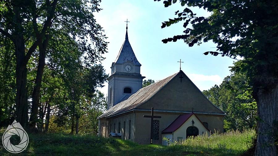 nadwodny kościółek w Gozdowicach