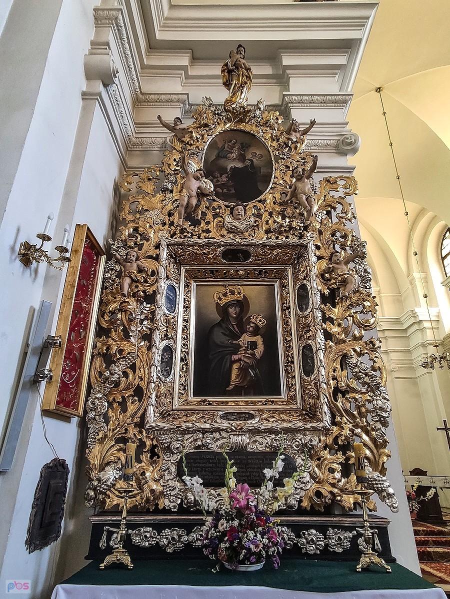 Ołtarz boczny Matki Bożej w kościele seminaryjnym