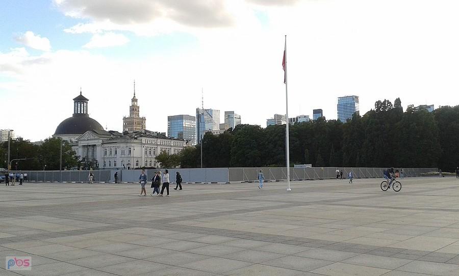 Widok z Placu Piłsudskiego na warszawskie city