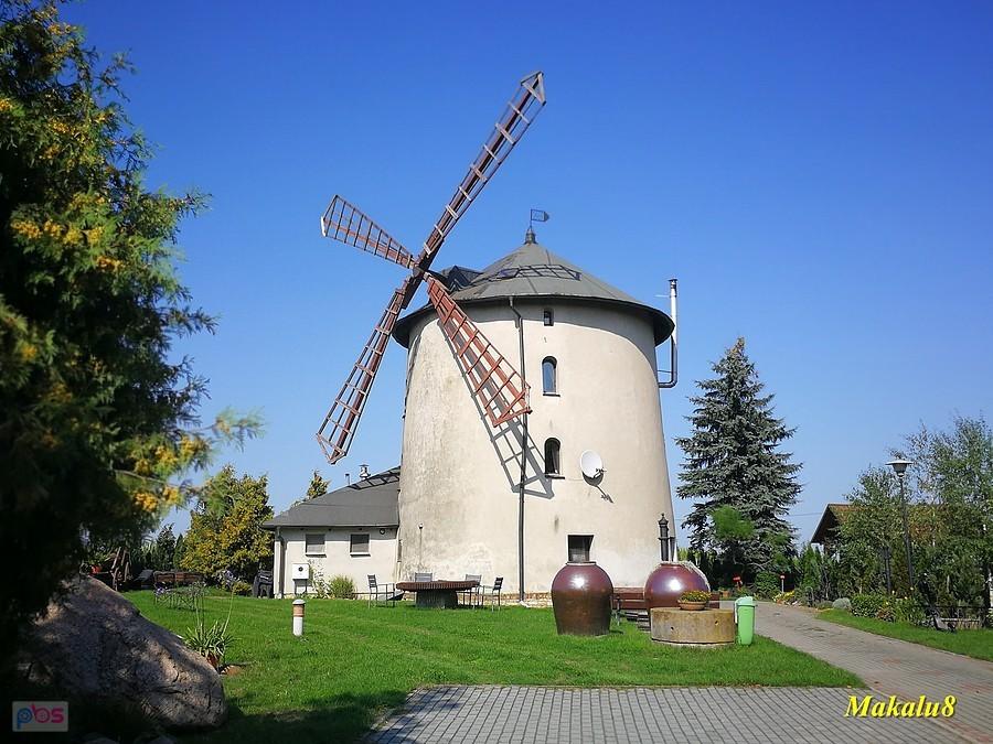 Wiatrak Łowkowice