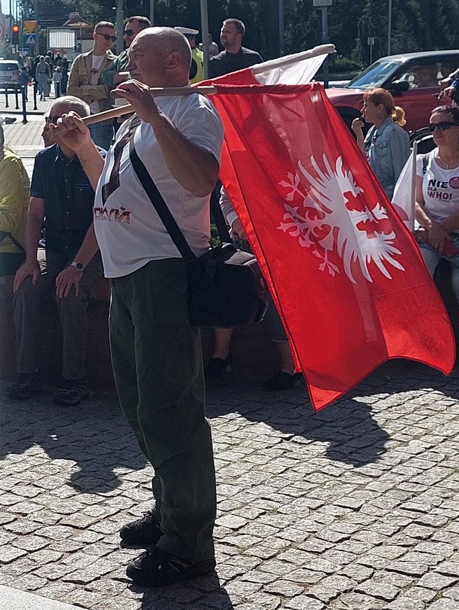 Antyszczepionkowy patriota :)