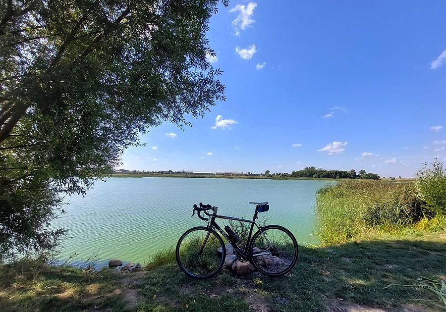 Nad zalewem w Szczodrzykowie