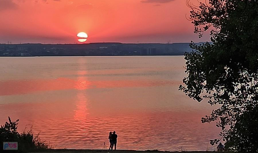 Zachód słońca nad jeziorem Siutghiol w Mamai