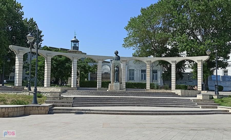 Pomnik wielkiego rumuńskiego poety Michała Eminescu