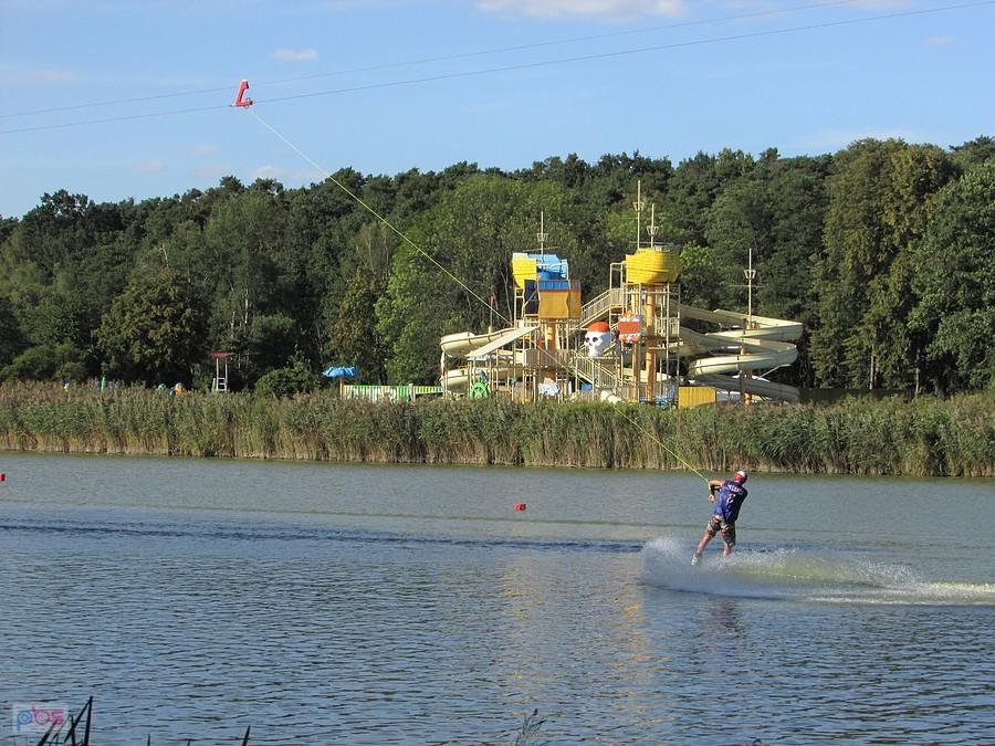 Wakeboarder i Park Wodny w Zalesiu Górnym