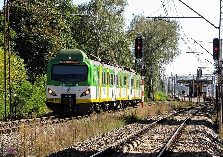 Pociąg Kolei Mazowieckich