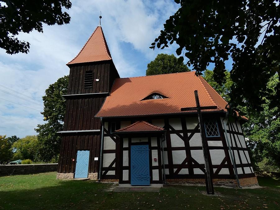 Szachulcowy kościół w Lubiechni Małej