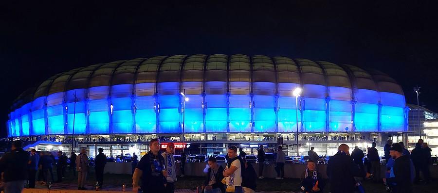 Oświetlony Stadion Miejski w Poznaniu
