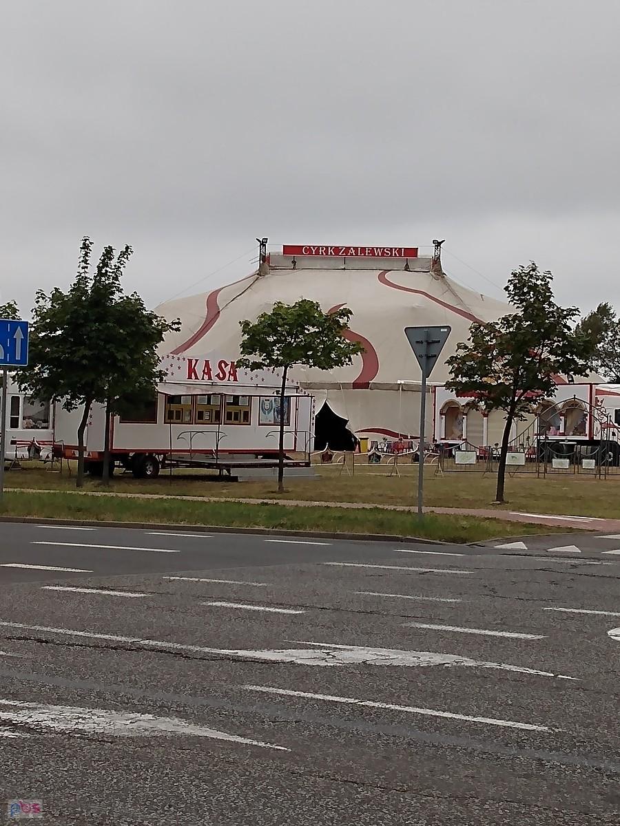 Kolejny cyrk przyjechał