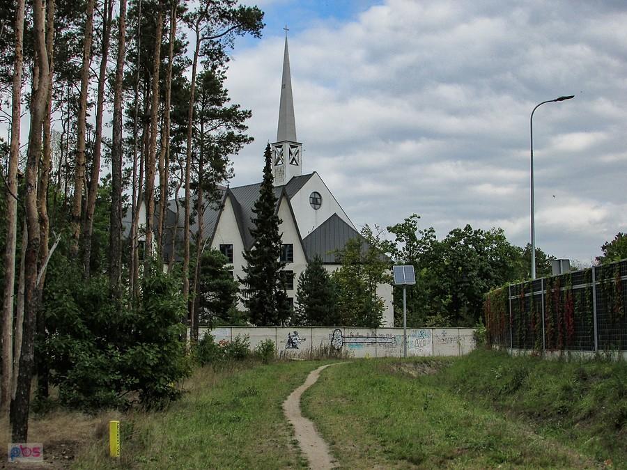 Single track pomiędzy POW i kościołem w Miedzeszynie