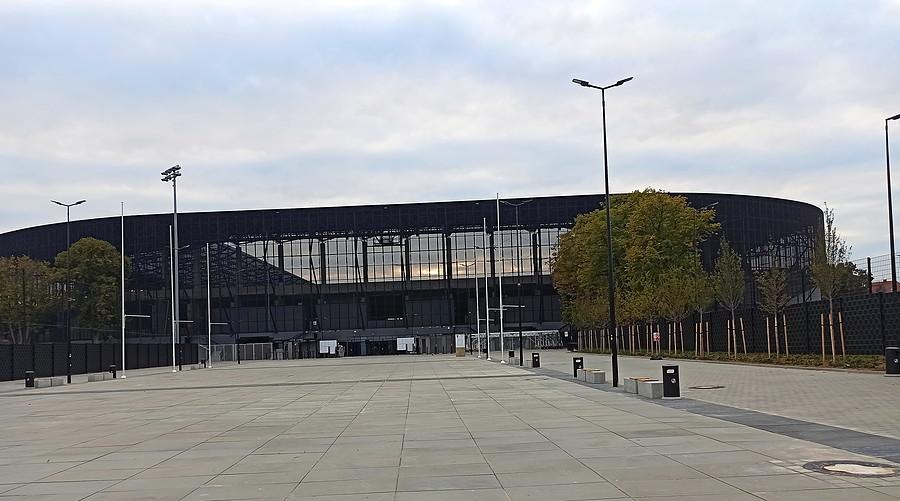 Stadion Pogoni od strony ulicy Twardowskiego.