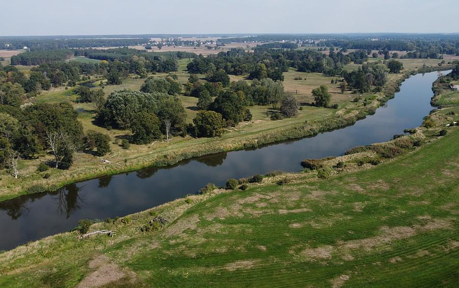 Warta na południe od Poznania jeszcze mało jesienna