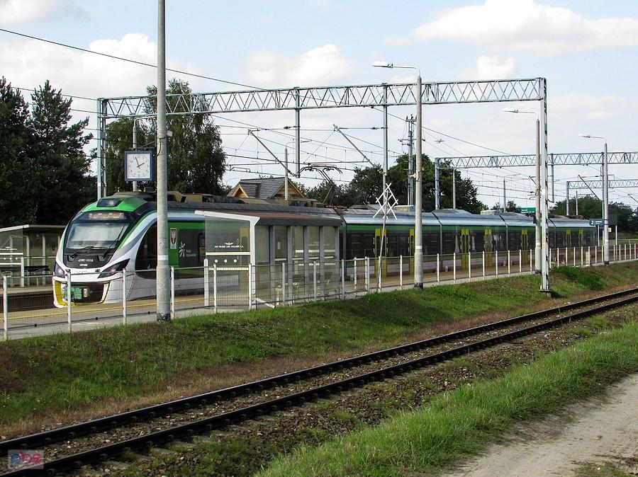 Pociąg przyjechał na przystanek Dawidy