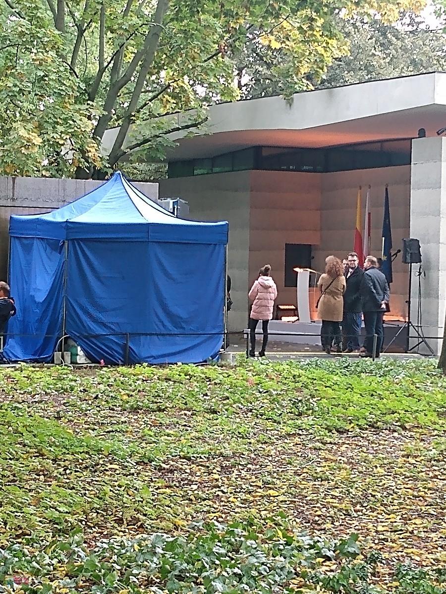 Otwarcie Izby Pamięci Powstania Warszawskiego przy cmentarzu powstańców na Woli