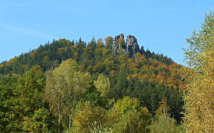 Sokoliki z daleka