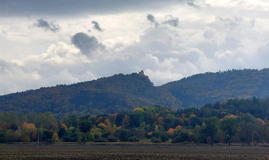 Chmurki nad Chojnikiem