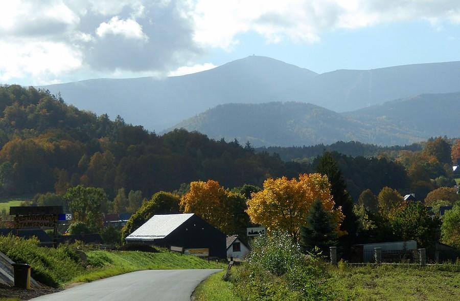Śnieżka i zjazd do Staniszowa