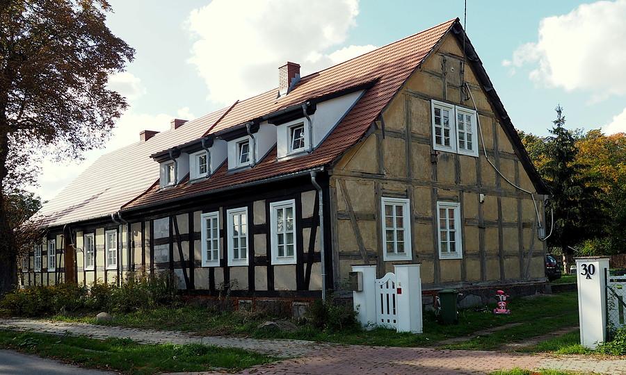 Mosina pod Witnicą. Dom myśliwski z 1780, dawna siedziba nadleśnictwa.