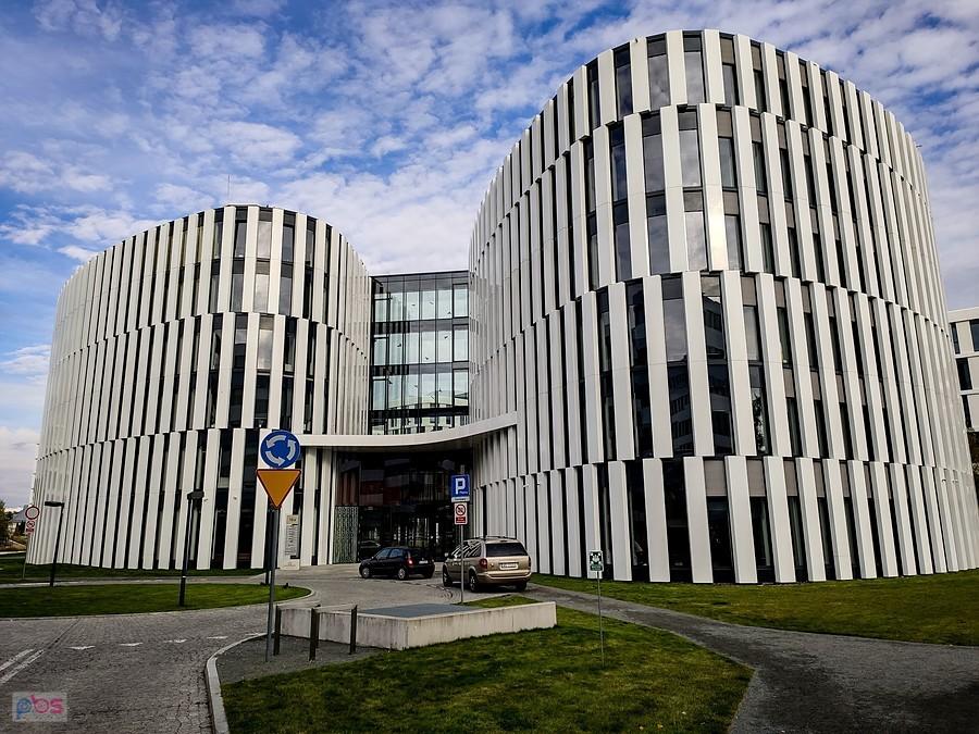 Jeden z siedmiu budynków Business Garden