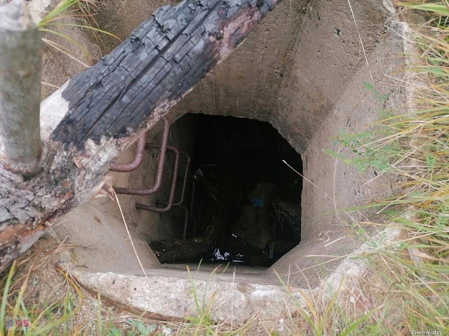 Jakiś podziemny schron na terenie jednostki