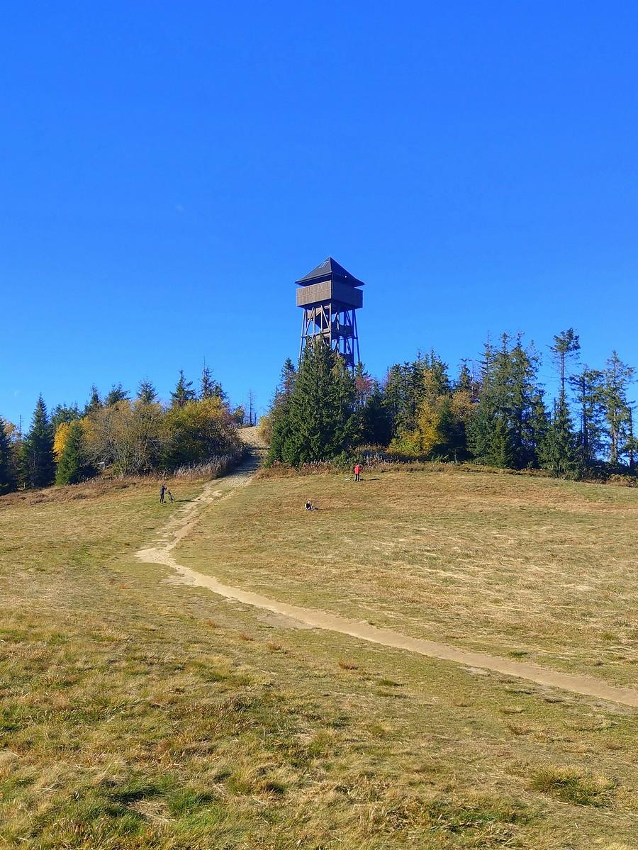 Wieża widokowa na Lubaniu.